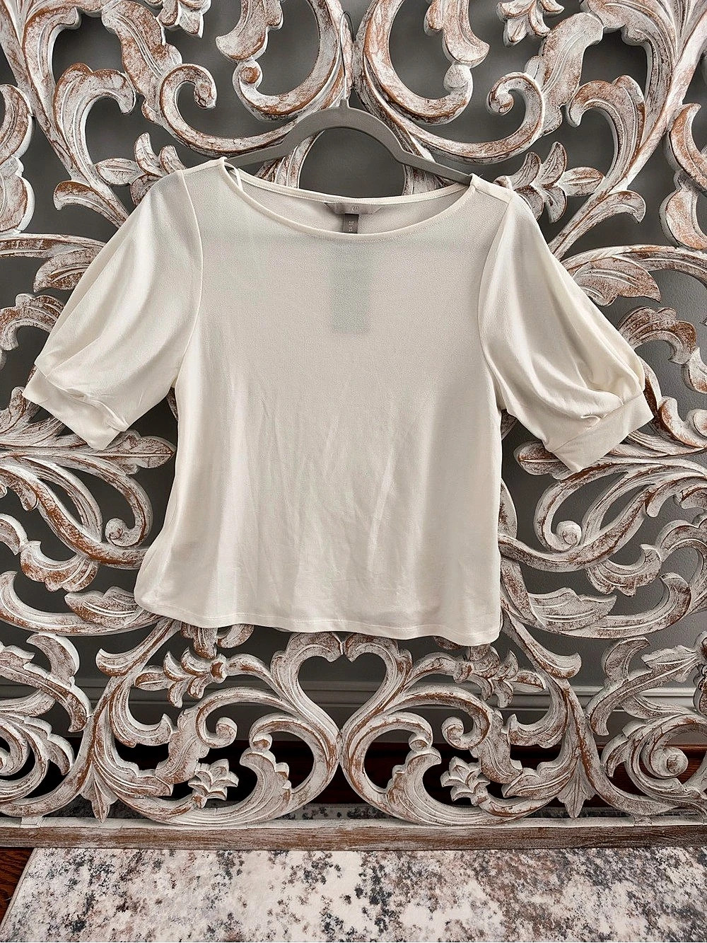H&M Short Sleeve Top in Cream Size Small NWT